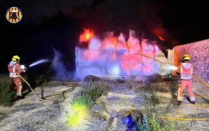 Incendio de una nave agrícola en Foios